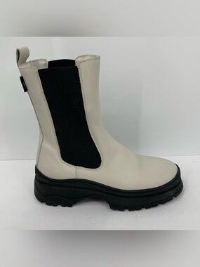 Ted Baker Lilianna Chunky Chelsea short boots cream shoe pull-on lug sole 9